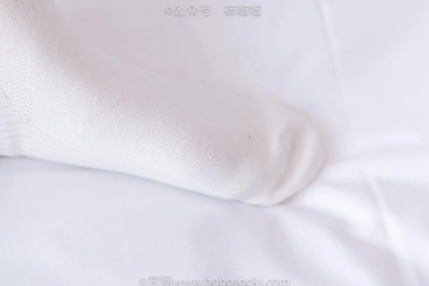 [BoBoSocks袜啵啵]NO.042 砂糖-校服、板鞋、白棉袜、油亮白丝 [139P]插图7